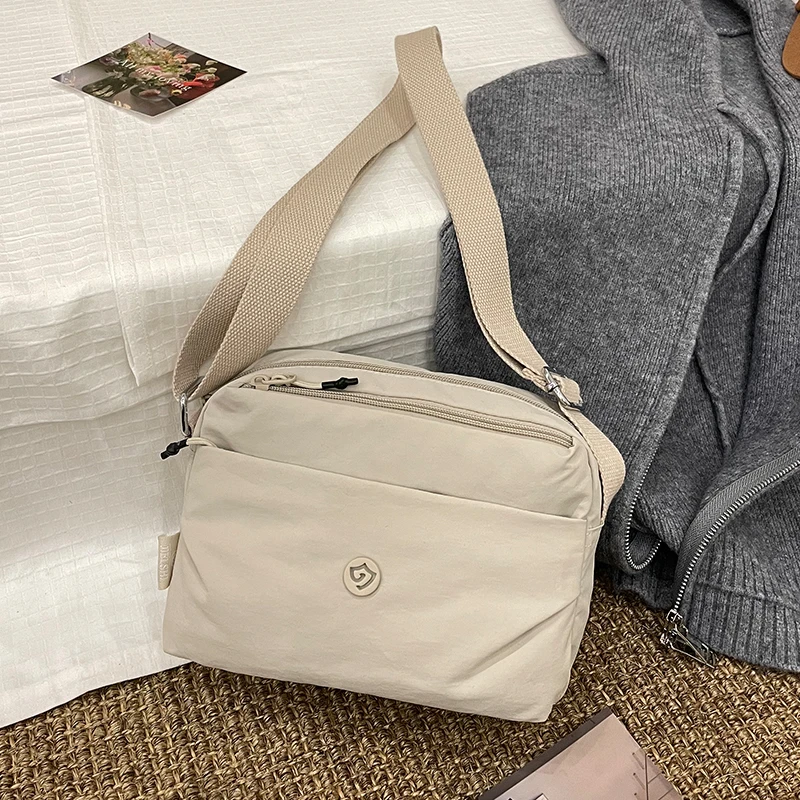 2025新款包包女轻便休闲尼龙帆布包斜挎单肩时尚小包包百搭牛津布