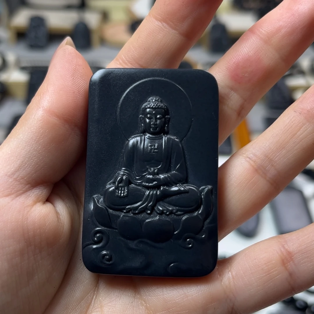 和田玉（墨玉）未镶嵌颈饰大日如来羊脂