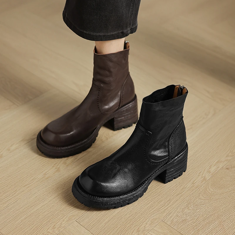 2025年秋冬新款英伦风切尔西靴子女厚底粗跟百搭高跟棕色真皮短靴