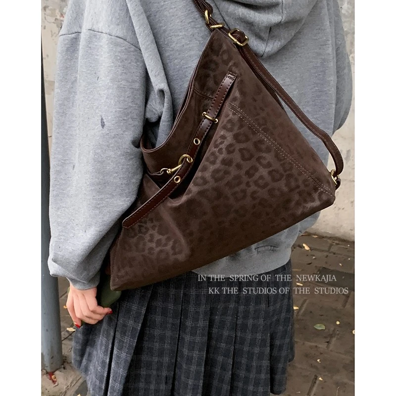 大容量腋下包包女款爆款2025新款秋冬复古豹纹单肩包通勤托特包