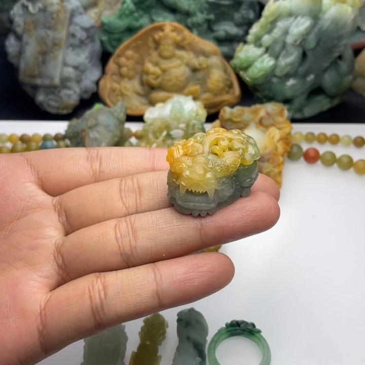 定制翡翠未镶嵌多彩貔貅