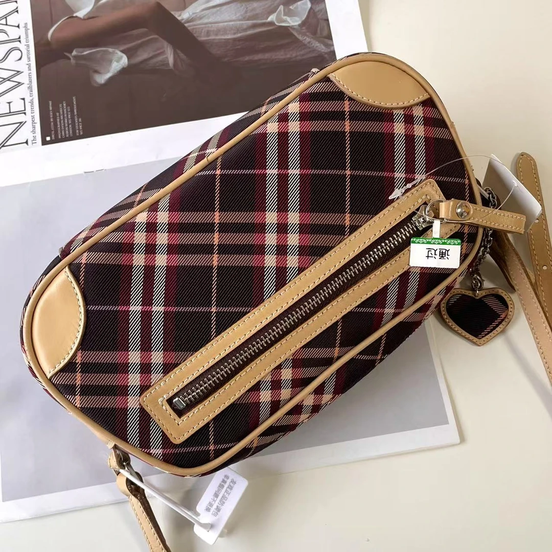 95新 BURBERRY/博柏利 XM/树莓红格纹单肩斜跨相机包/HD02622323