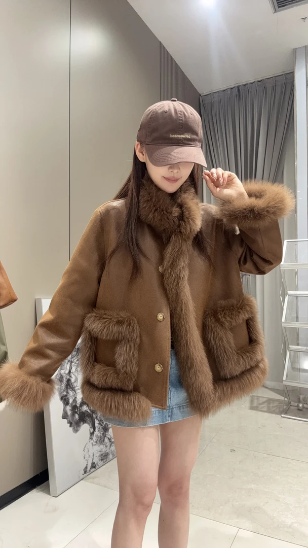 KL/蔻吕-99133-莎莎精选（咖位伊人）狐狸毛保暖外套时尚百搭