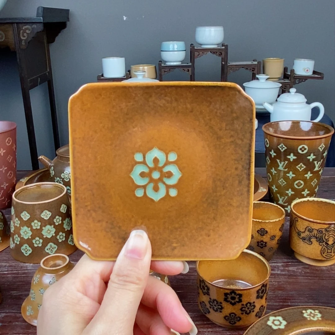 朱砂胎草木灰宝相花纹杯垫 微瑕