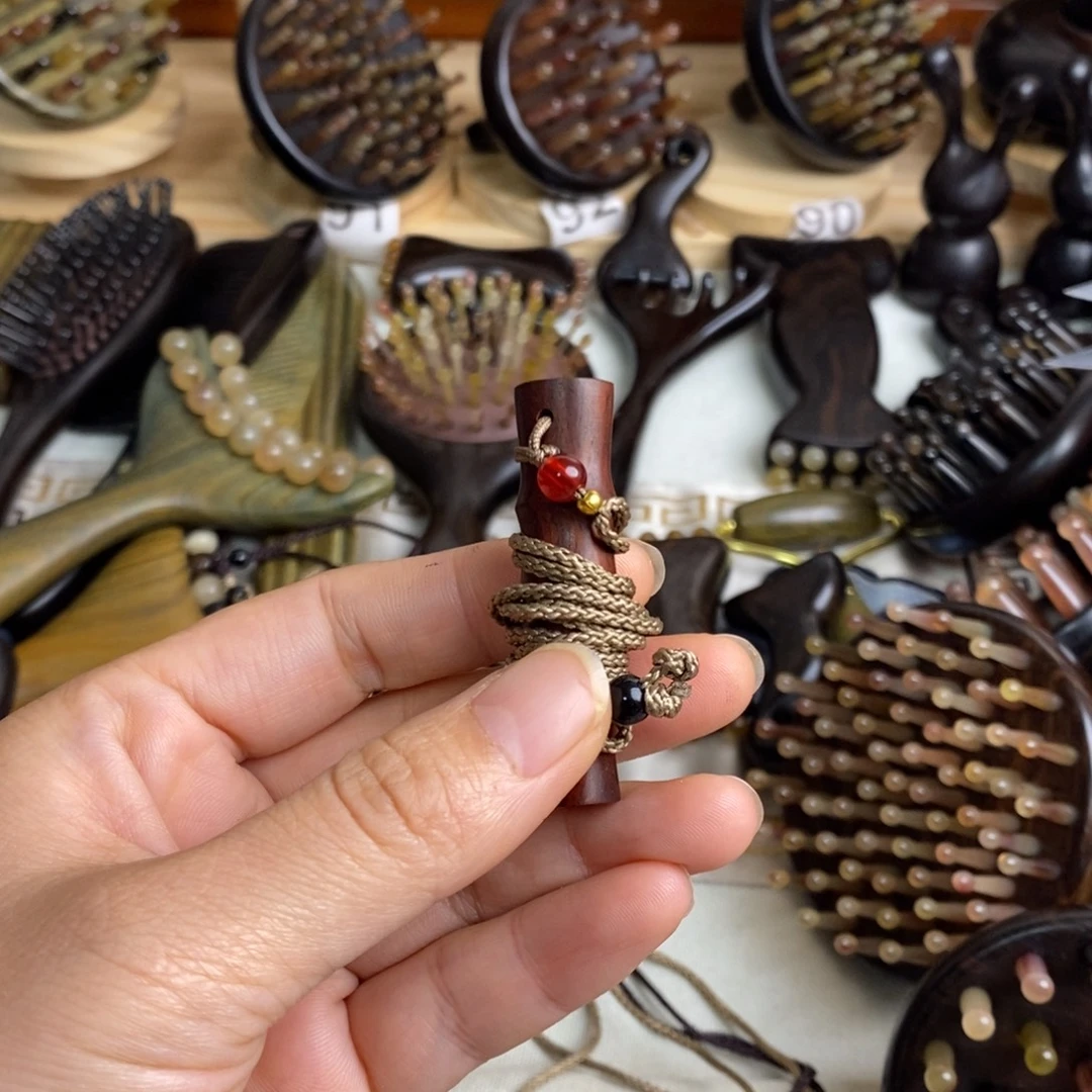 紫檀按摩梳子按摩方法食谱