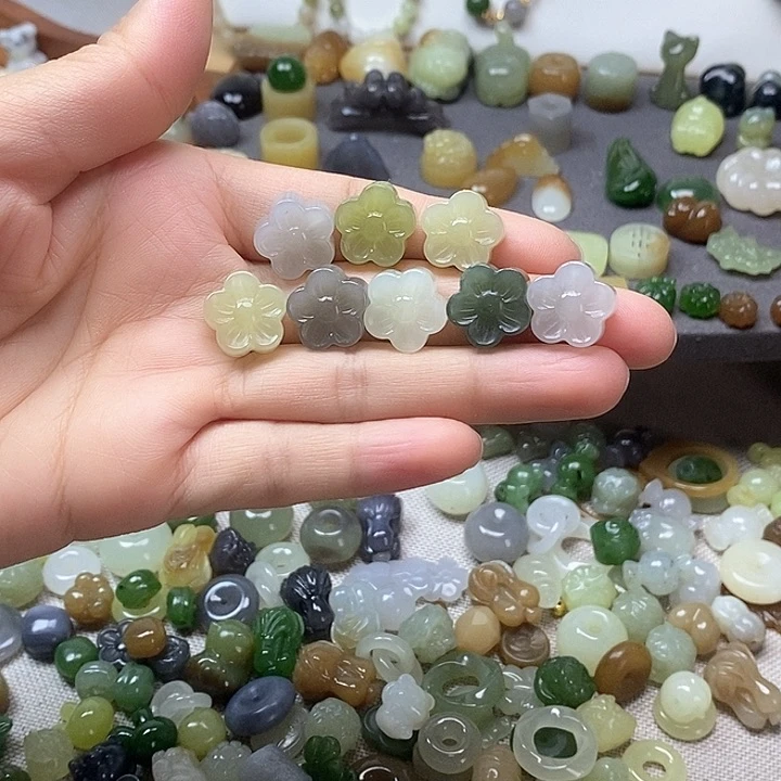 未镶嵌和田玉挂件花88一个多样性发其一