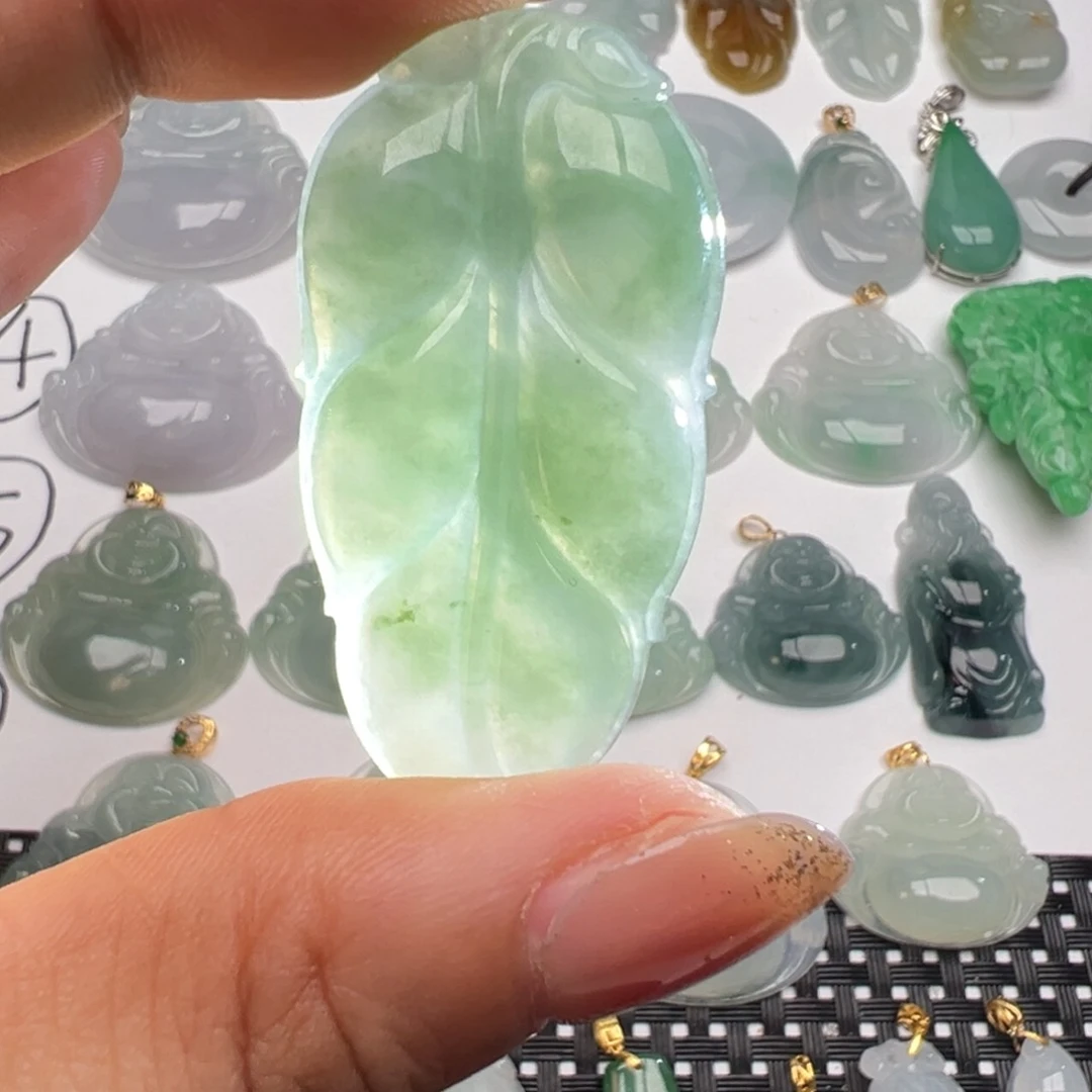 翡翠未镶嵌颈饰福利叶子