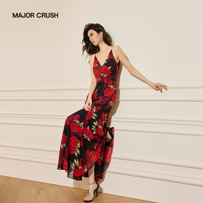 MAJOR CRUSH早秋新款显瘦气质性感荆刺玫瑰斜裁吊带连衣裙6810