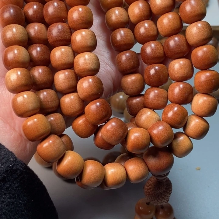 诸***练檀香木老山檀香红肉1.1*1.2*108，焦糖奶甜香