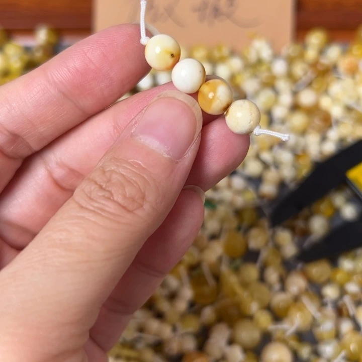 蜜蜡未镶嵌裸石7.4mm一组