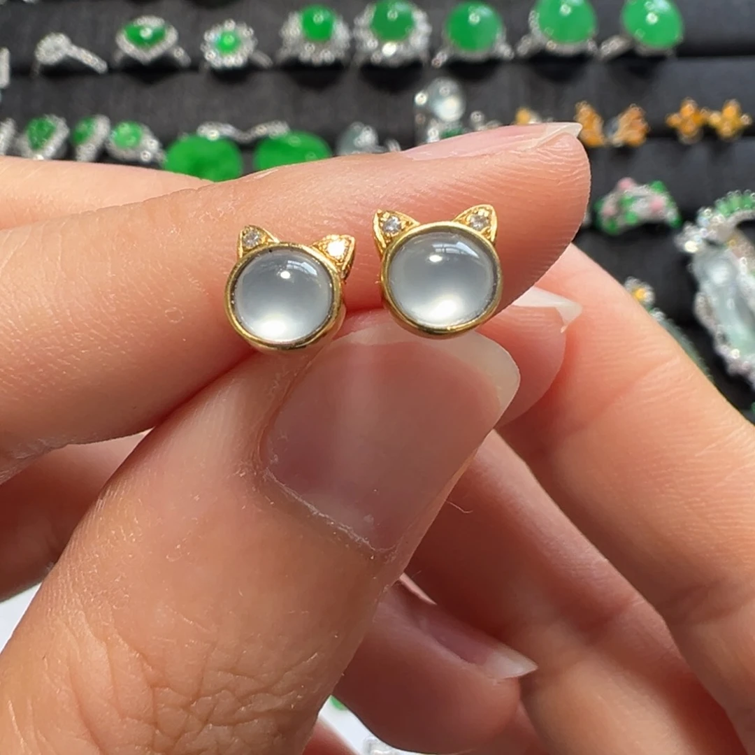 翡翠18K金镶嵌颈饰冰蛋