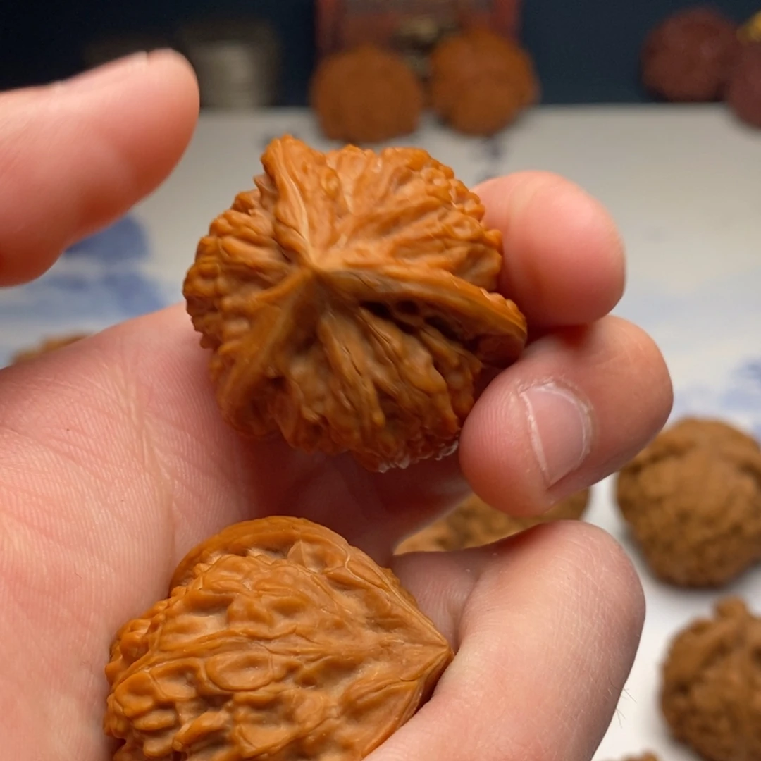 陆***上文玩核桃把件御龙