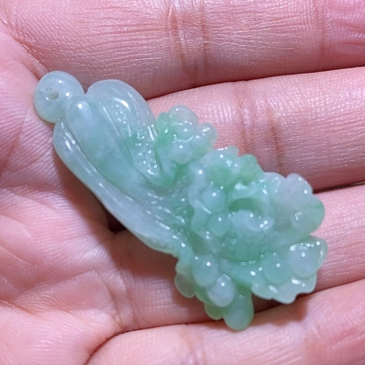 翡翠未镶嵌颈饰白菜