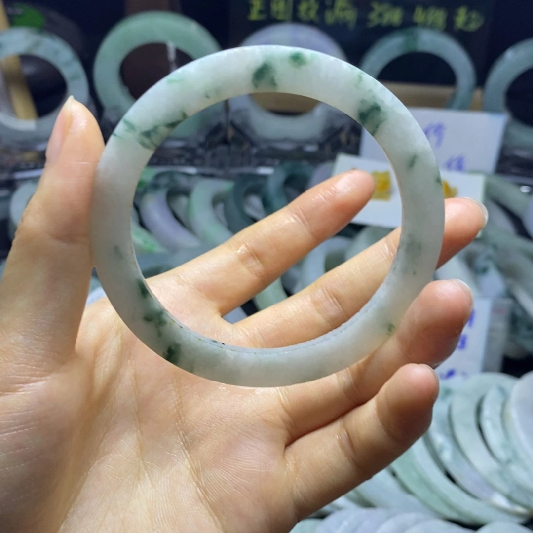 定制翡翠未镶嵌手镯