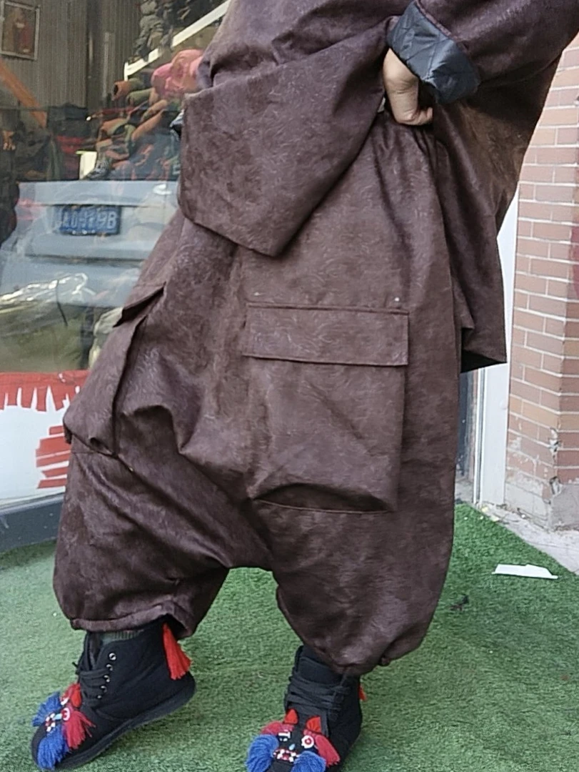 无吊牌大口袋咖色压花一字档棉裤