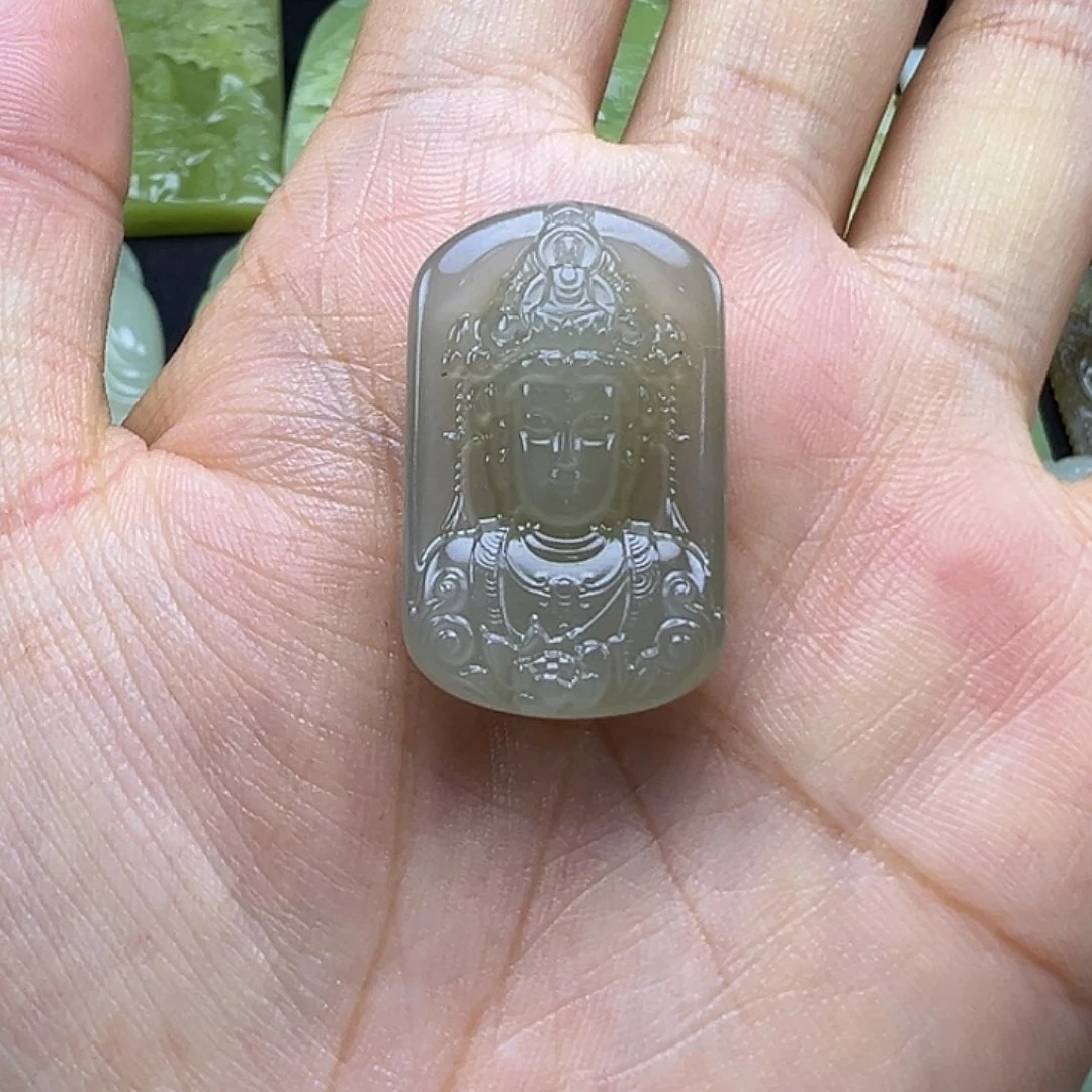 和田玉未镶嵌颈饰背后有棉