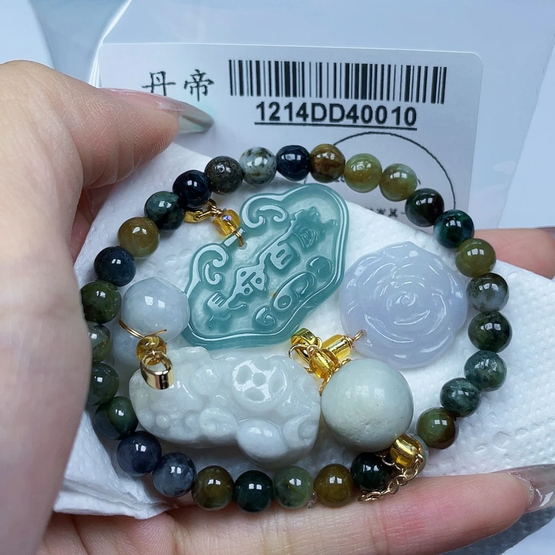 吊坠(不含链)未镶嵌翡翠