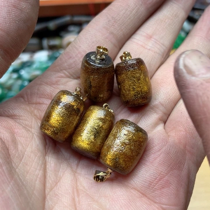 玛瑙/玉髓合金珠宝半成品一个13-14mm金柳吊坠