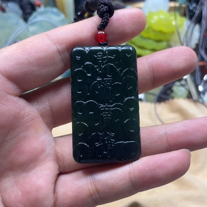 泰***玉蛇纹石玉未镶嵌颈饰