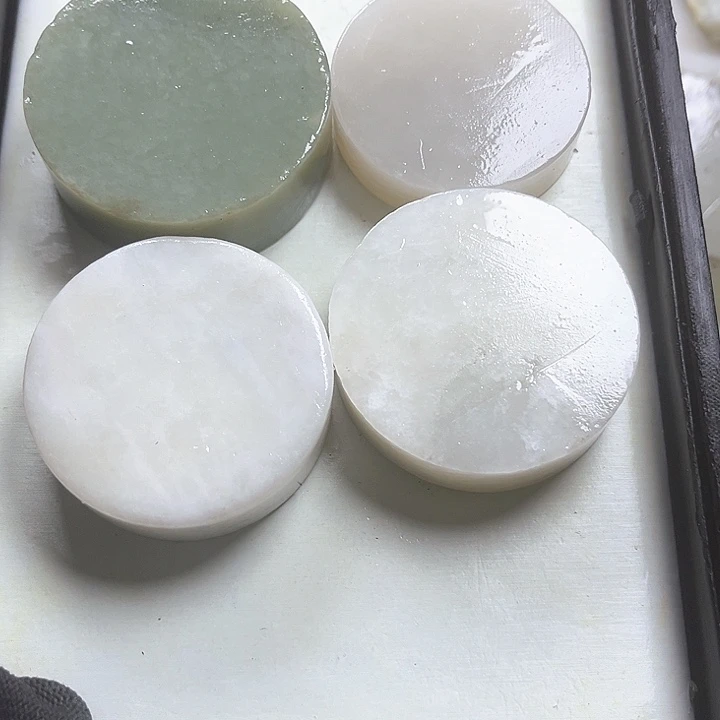 和田玉（糖玉）和田玉边角料9K金镶嵌k***王