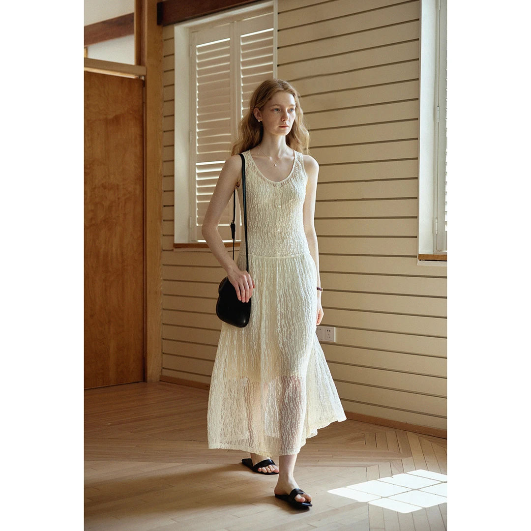 Nicepeople2025SS “温柔的风”高弹蕾丝修身U领背心低腰透气连衣裙