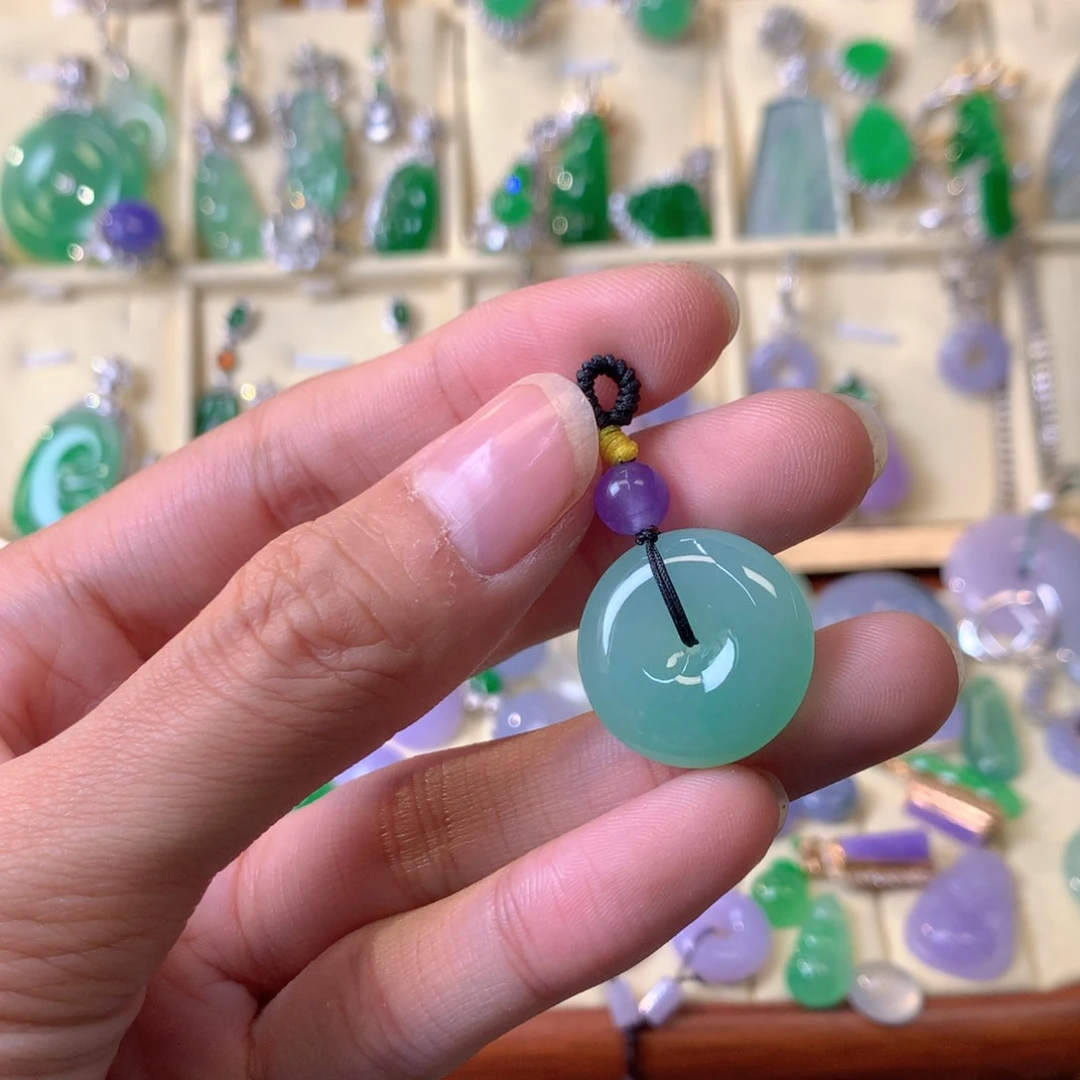 翡翠颈饰未镶嵌裸石