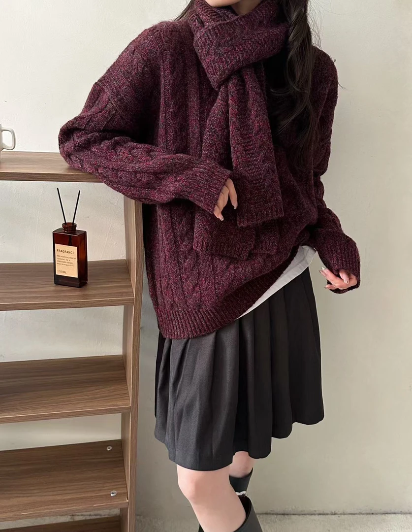 高端欧货洋气上衣轻奢高级感小马刺绣圆领麻花毛衣女士秋冬8135