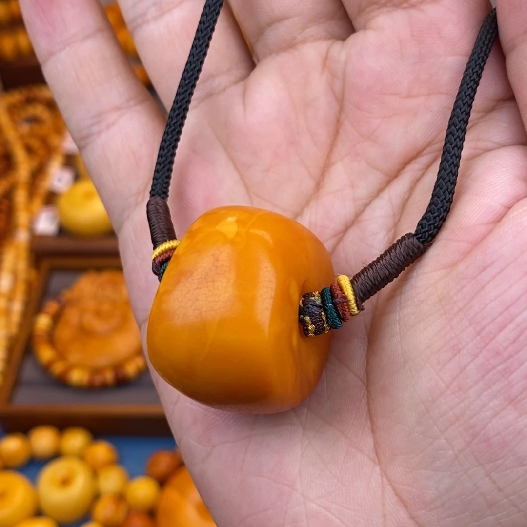 未镶嵌琥珀珠宝奇石