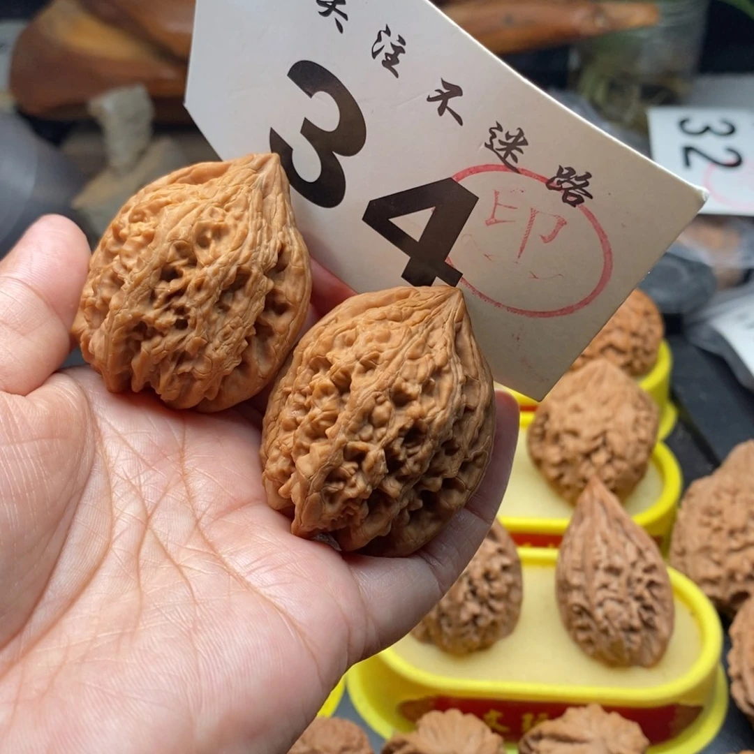 把件文玩核桃J****?大孤石