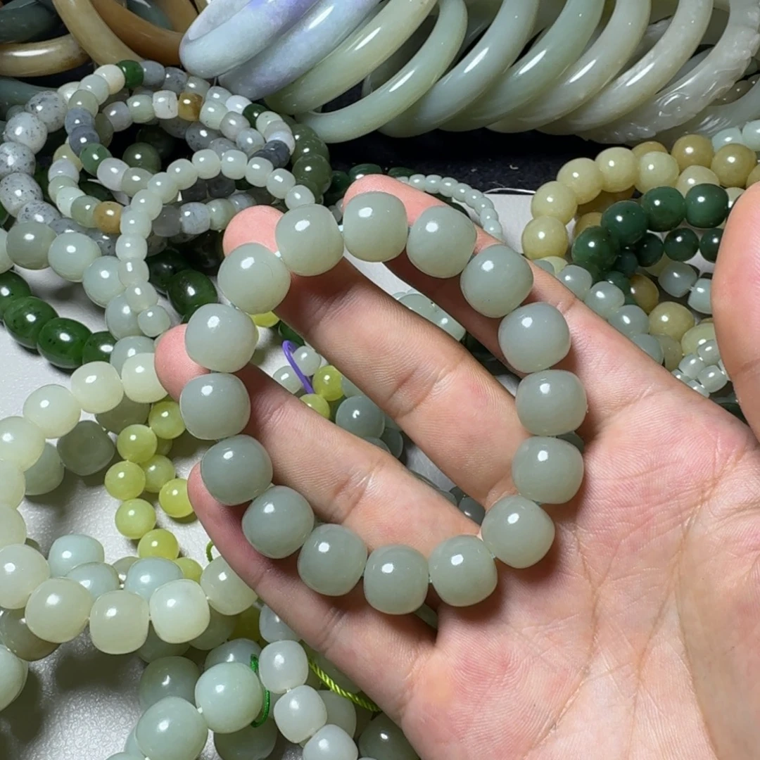 和田玉未镶嵌手串