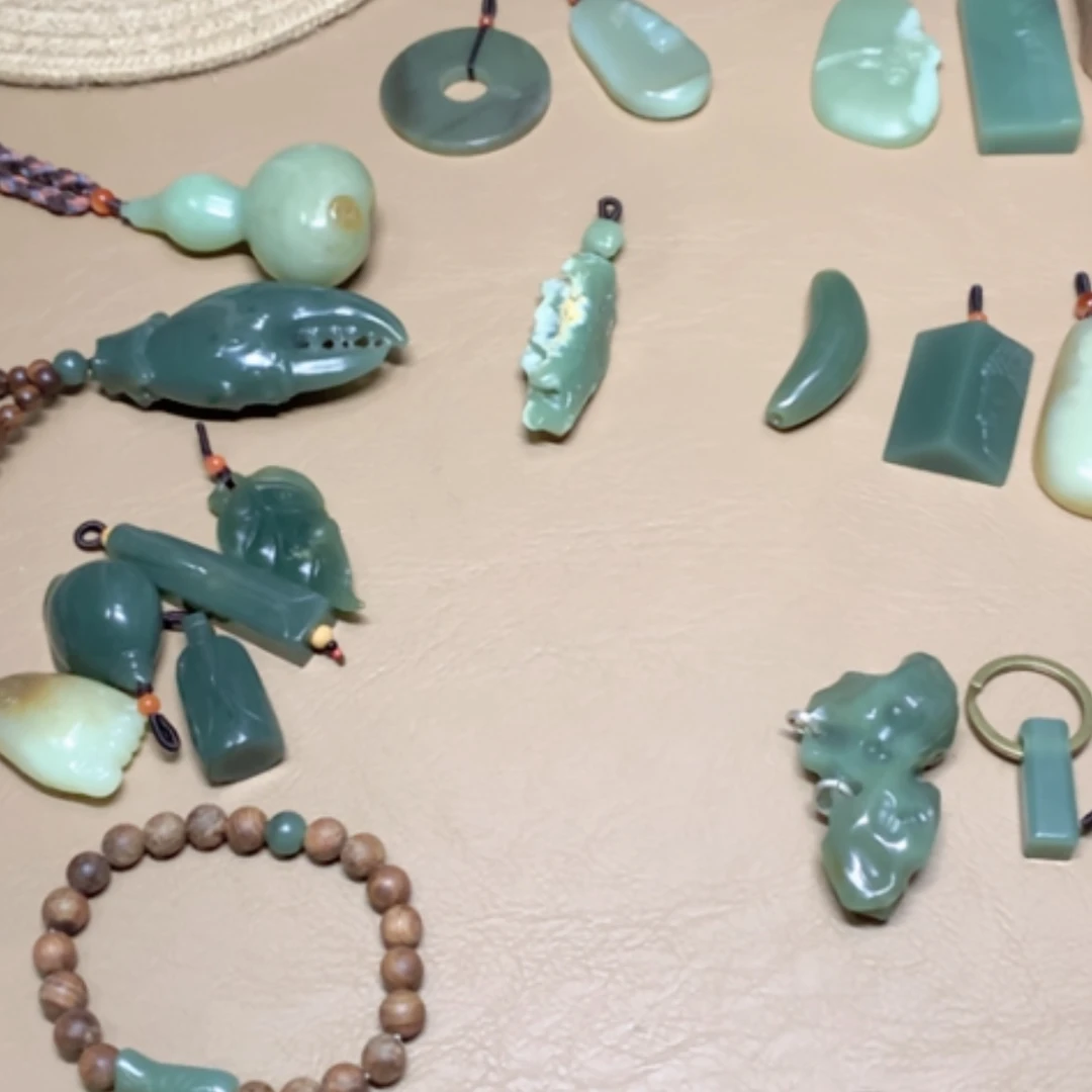 【闪购商品】颈饰未镶嵌岫岩老玉（透闪石质玉）?**?