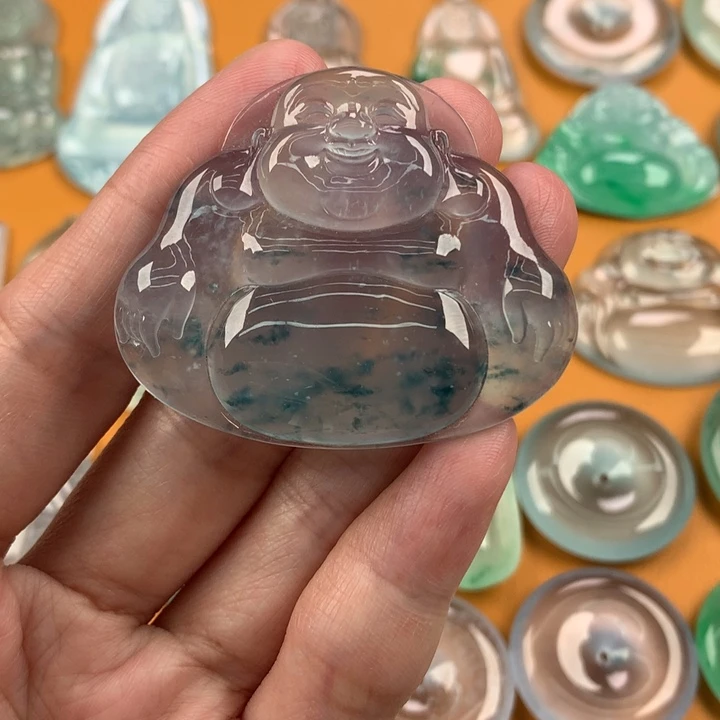 翡翠未镶嵌颈饰…..