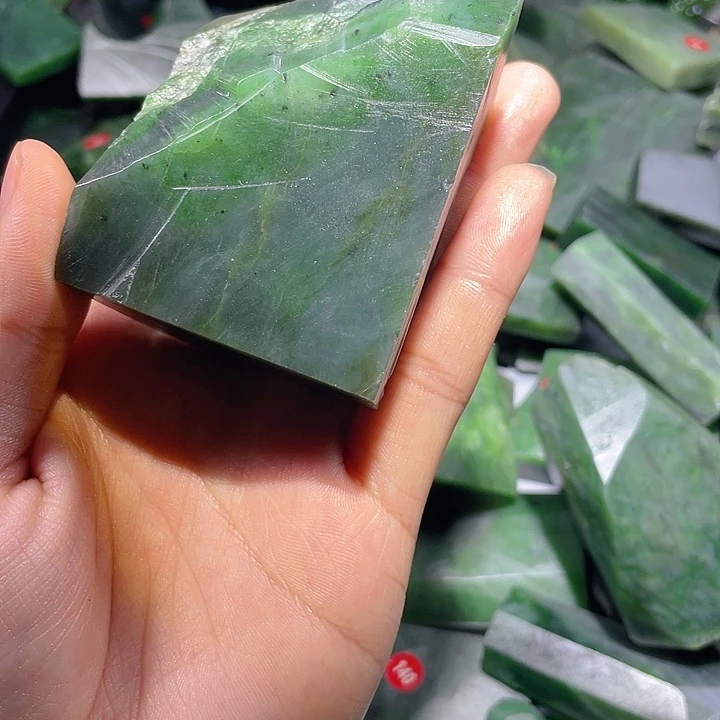 语***儿和田玉（碧玉）未镶嵌颈饰