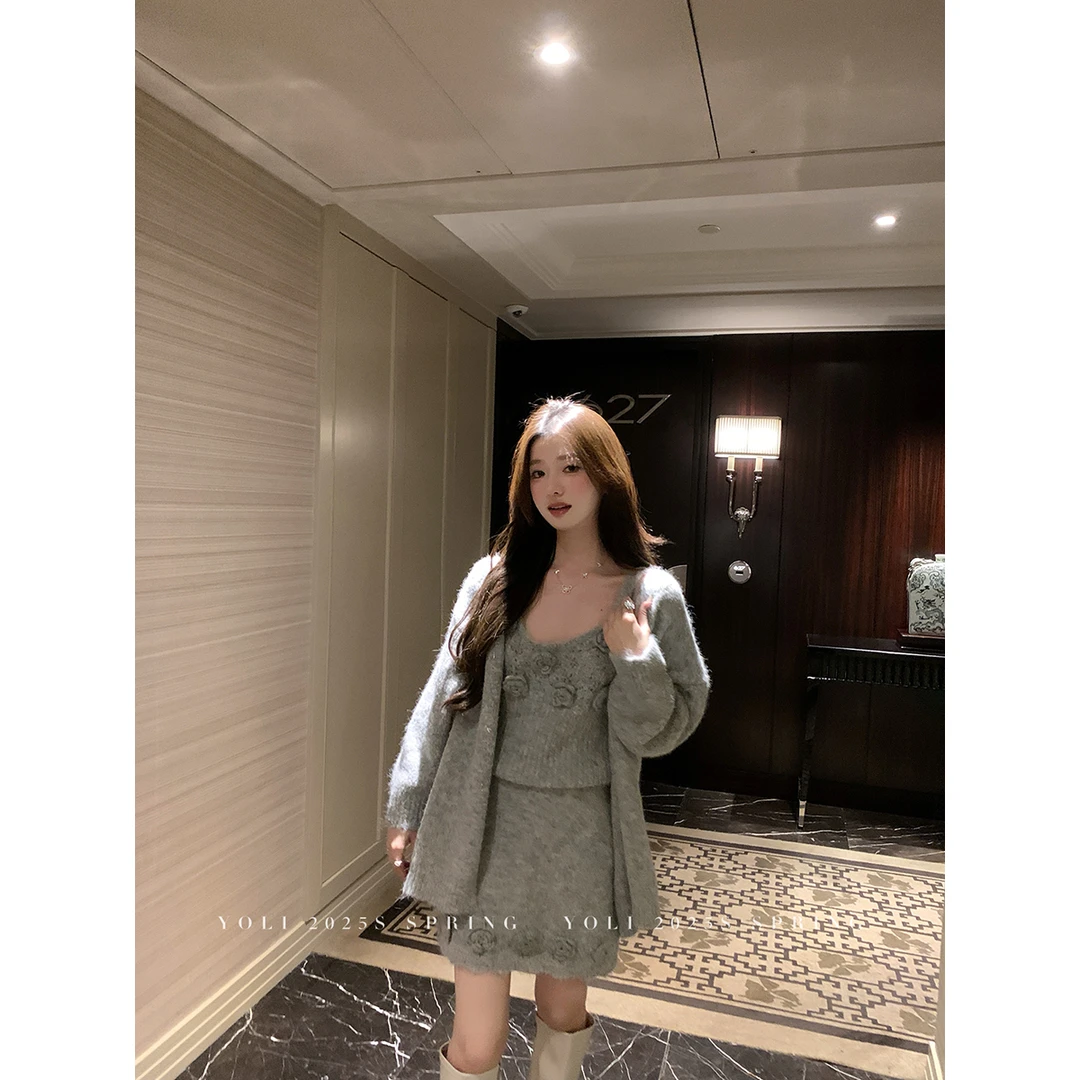 YOLI 张宥利"一念花开"灰色开衫毛衣