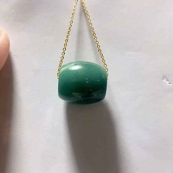 密玉（石英质玉）未镶嵌颈饰向***生