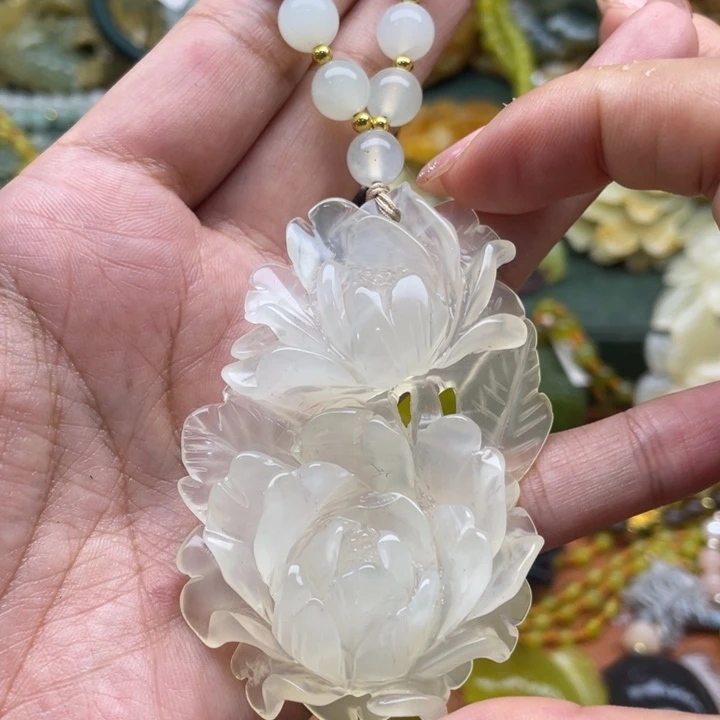 蛇纹石玉未镶嵌颈饰