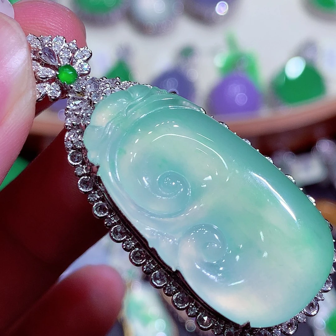 吊坠(不含链)18K金镶嵌翡翠