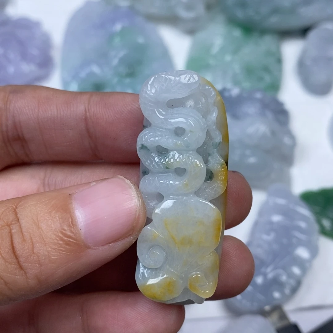 翡翠未镶嵌颈饰翡翠