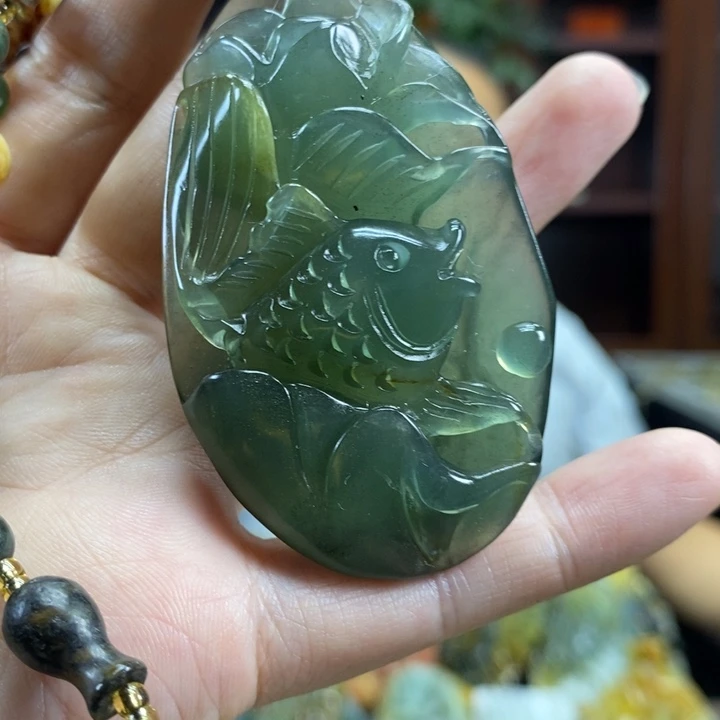 未镶嵌蛇纹石玉颈饰