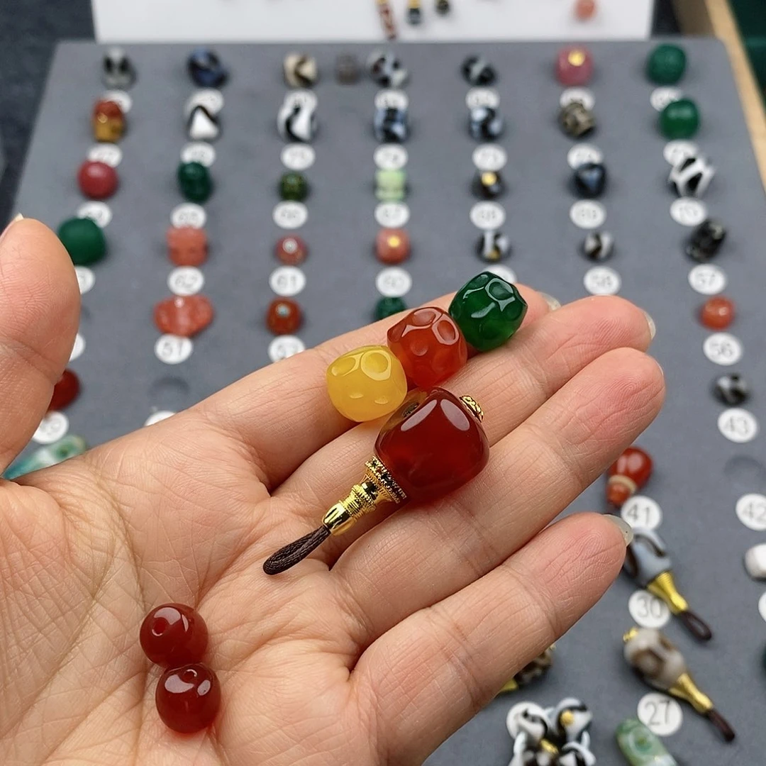 玛瑙/玉髓饰品合金小**车