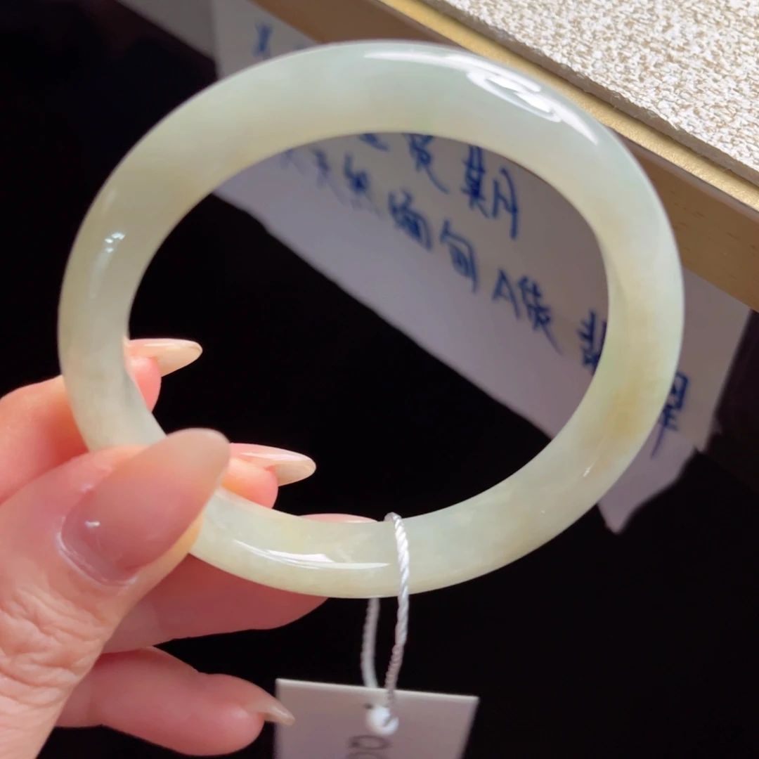 翡翠未镶嵌手镯手镯