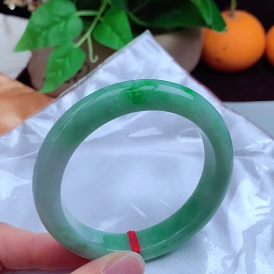 翡翠手镯未镶嵌   65 正圈4800