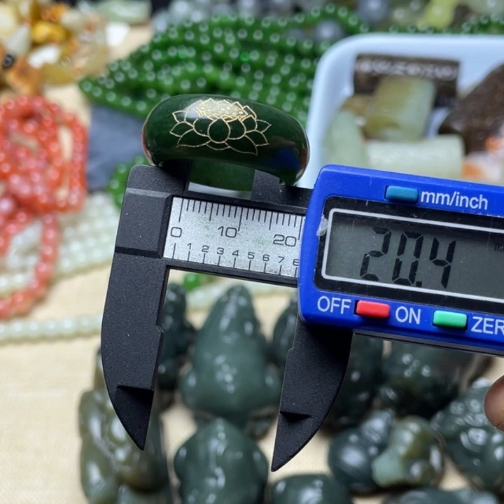 和田玉未镶嵌珠宝半成品