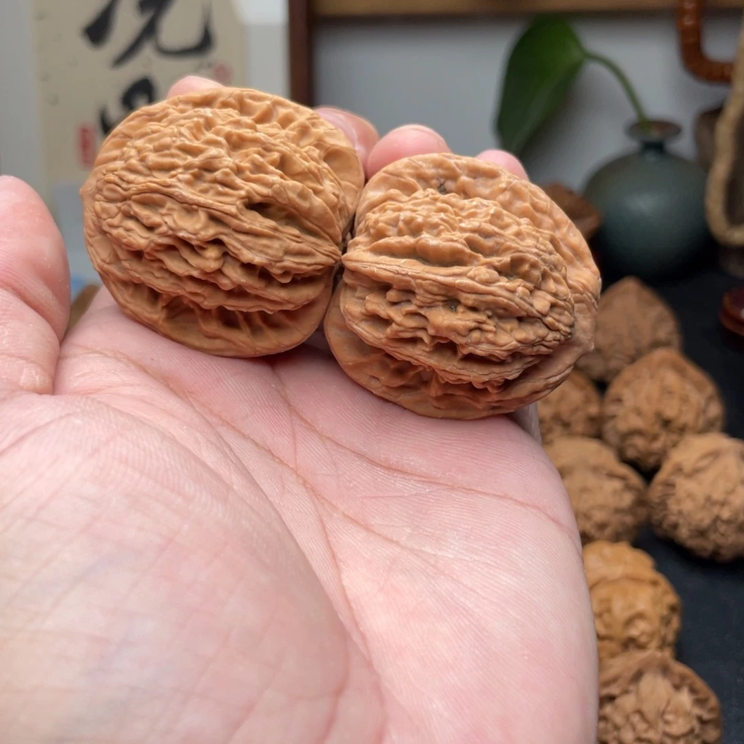 文玩核桃把件麦穗虎头41