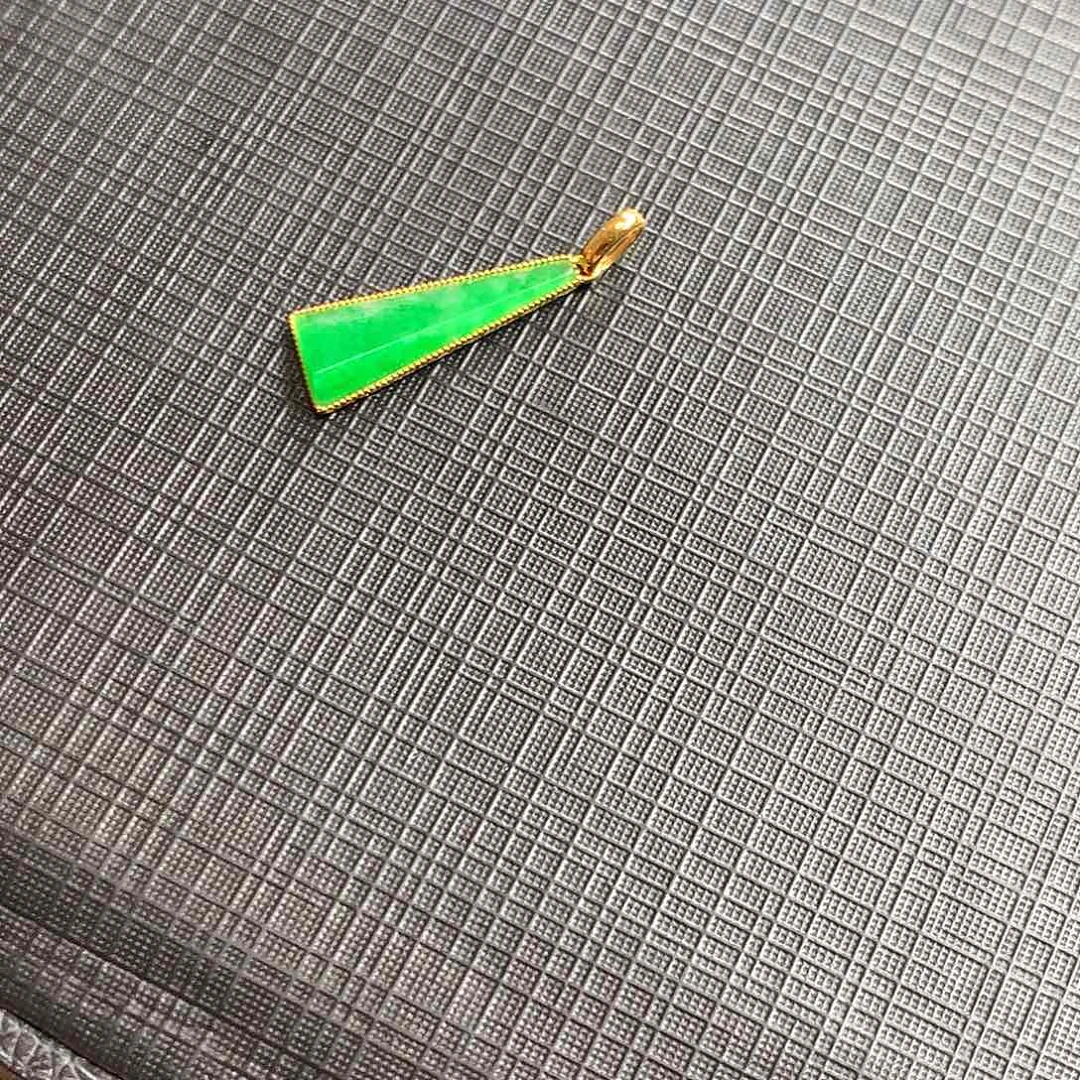 翡翠颈饰18K金镶嵌J****哥翡翠