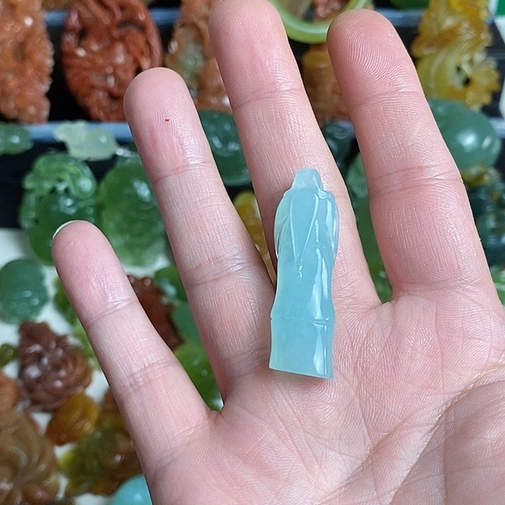 未镶嵌蛇纹石玉颈饰