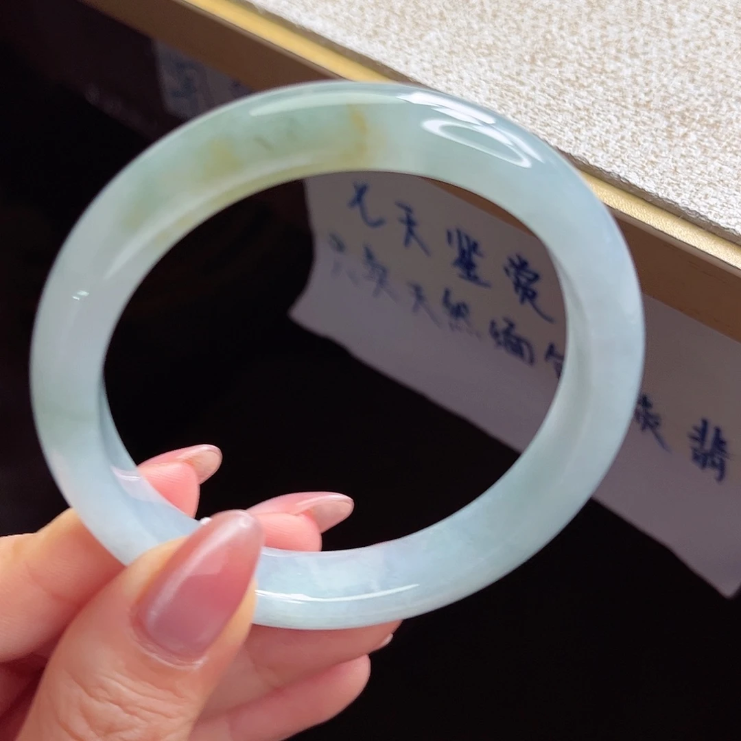 翡翠未镶嵌手镯手镯