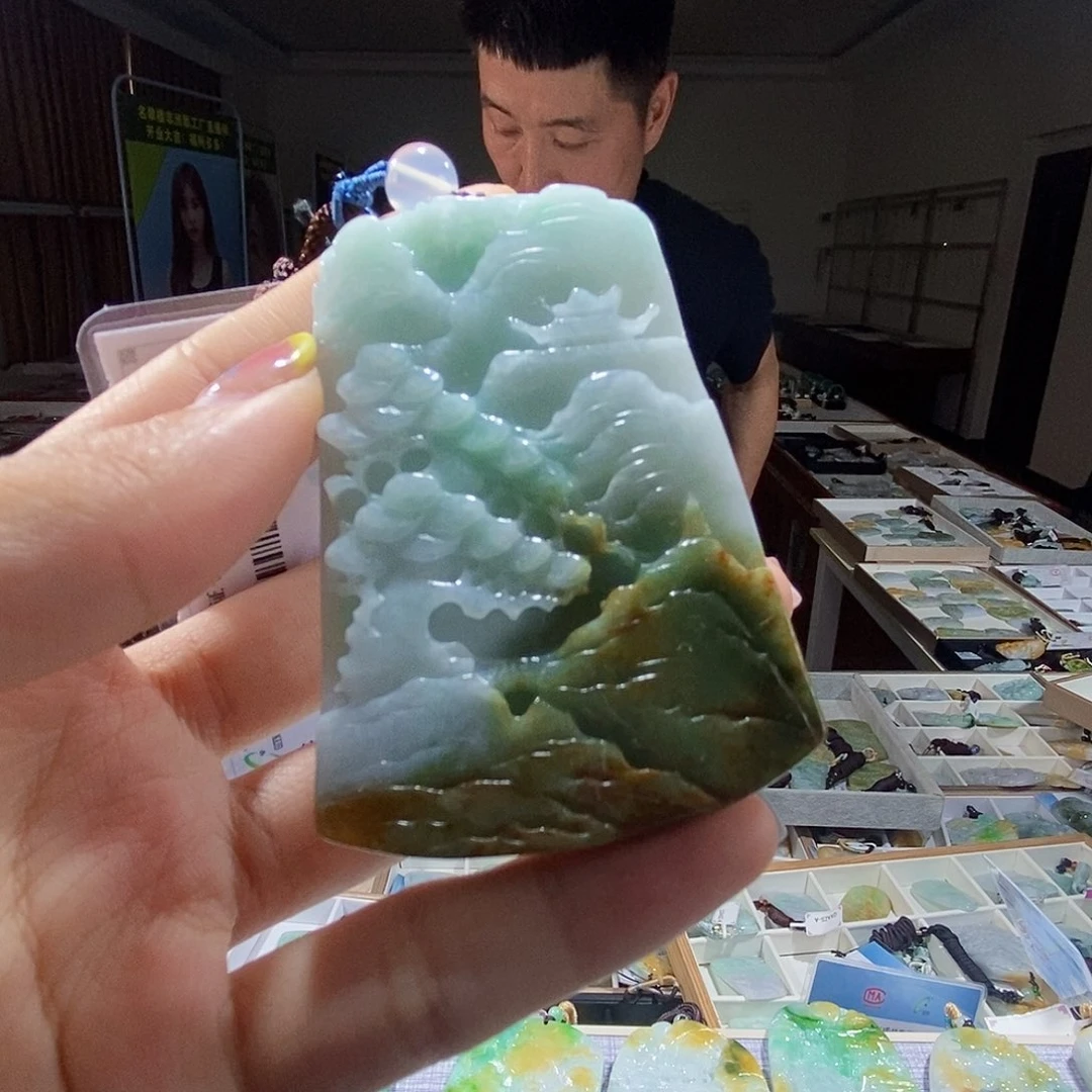 翡翠未镶嵌颈饰翡翠
