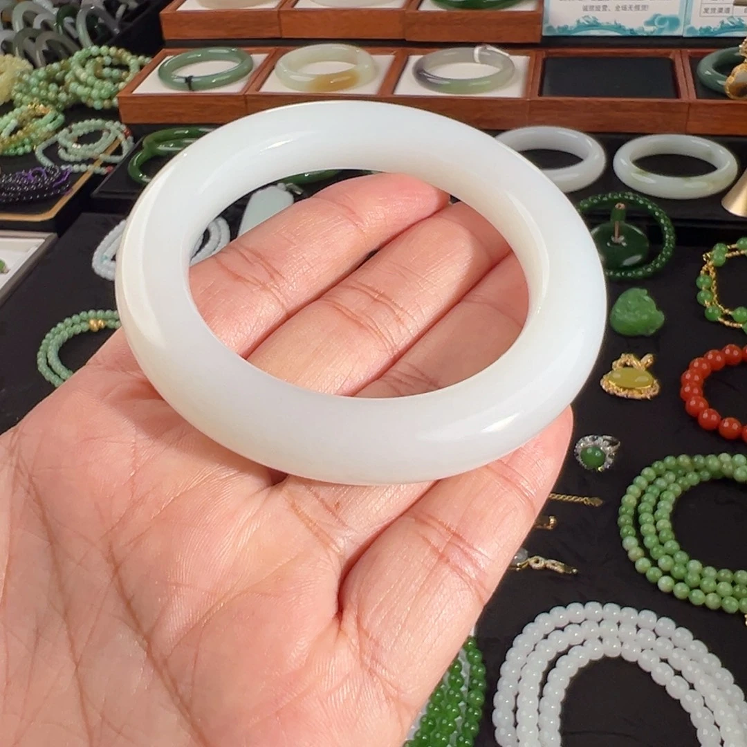 和田玉（白玉）未镶嵌手镯