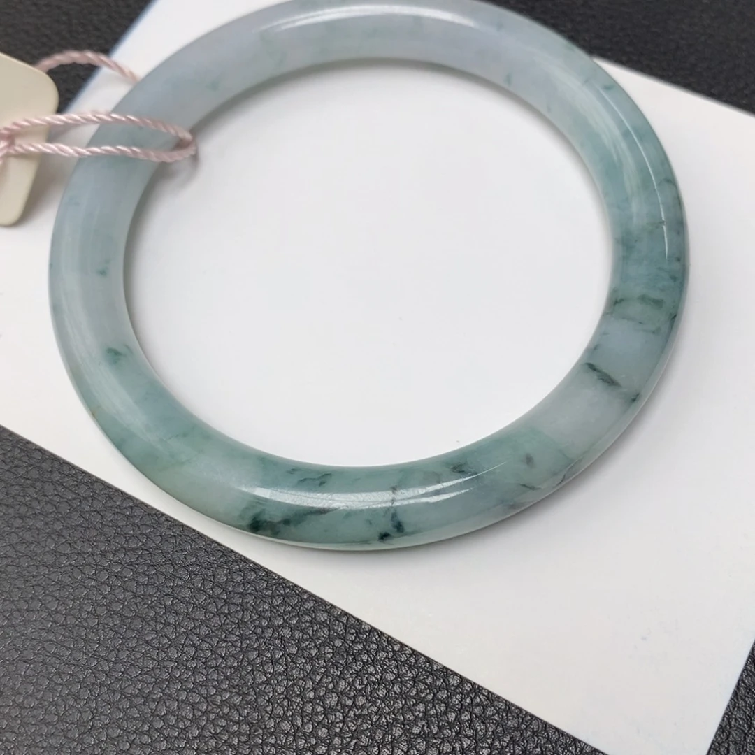 翡翠手镯未镶嵌天然翡翠手镯